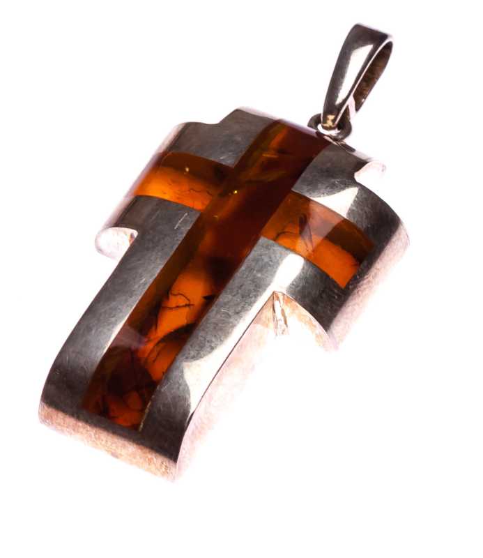 11 g Cross Baltic Amber Pendant
