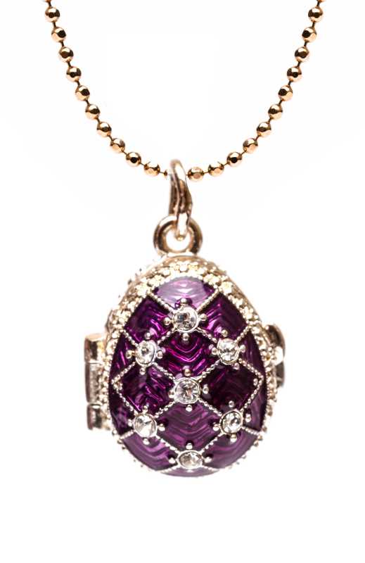 Stones Opening Violet Egg Pendant