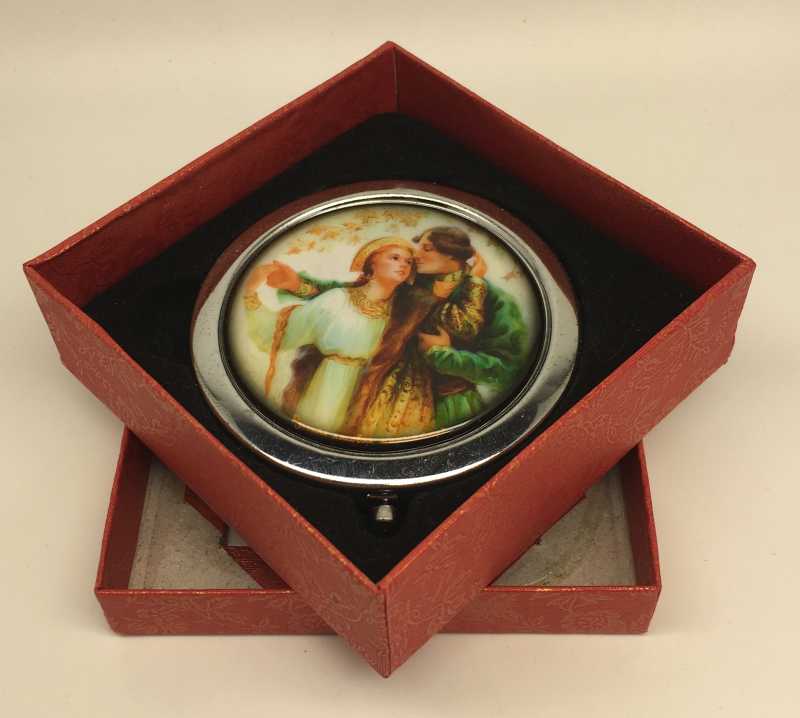 Compact Mirror with Lovers