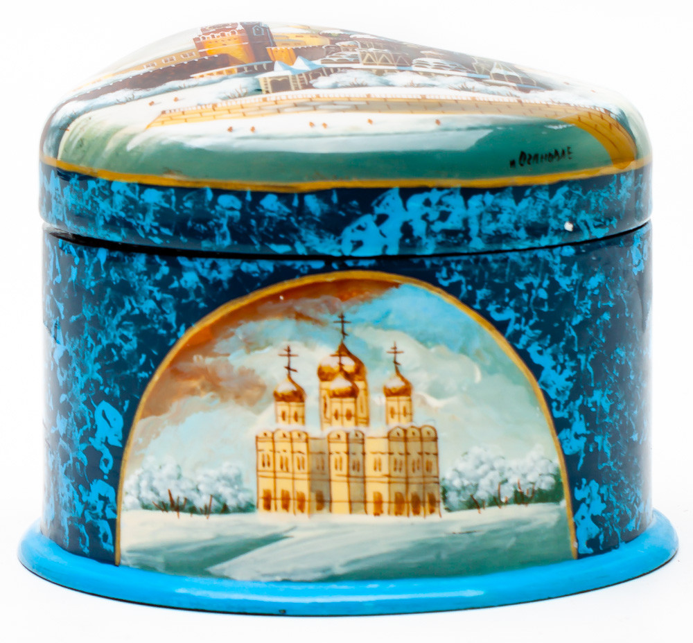 75x100mm Mocow Kremlin hand painted on shell Fedoscino lacqured papier-mache box (by Tatiana Fedoscino Arts)