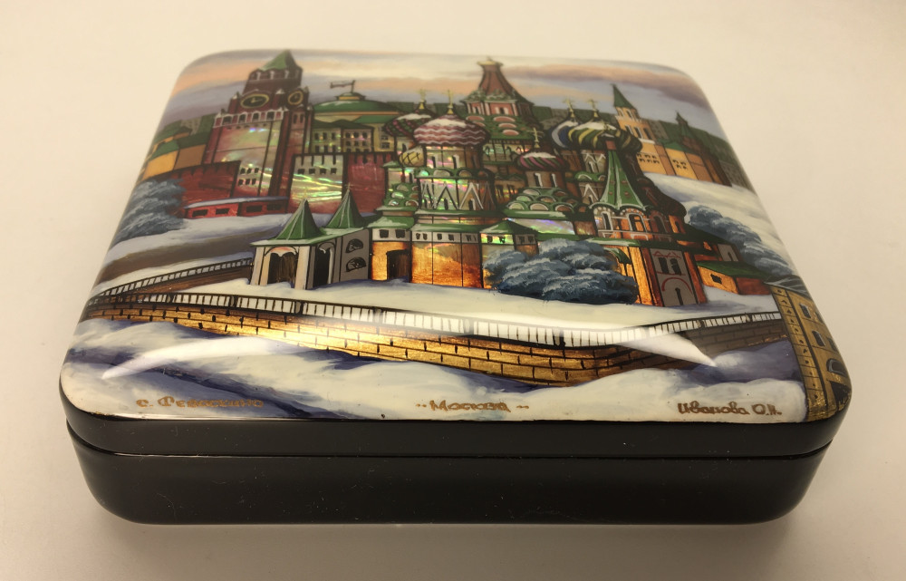 120 x 120 mm Moscow Winter hand painted lacquered box from Fedoscino (by Mihail Studio)