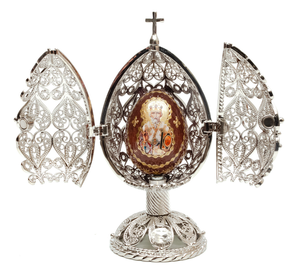 120 mm Delicate Silver with an wooden Egg Easter Egg