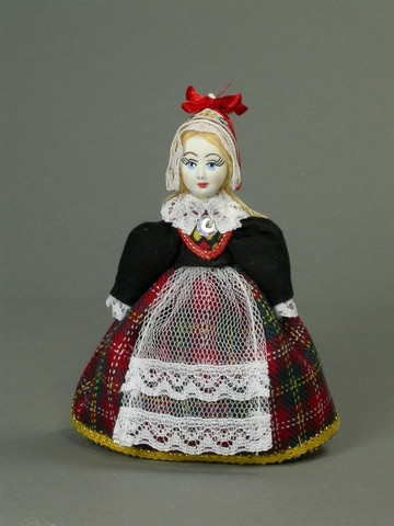 Кукла в эстонском костюме