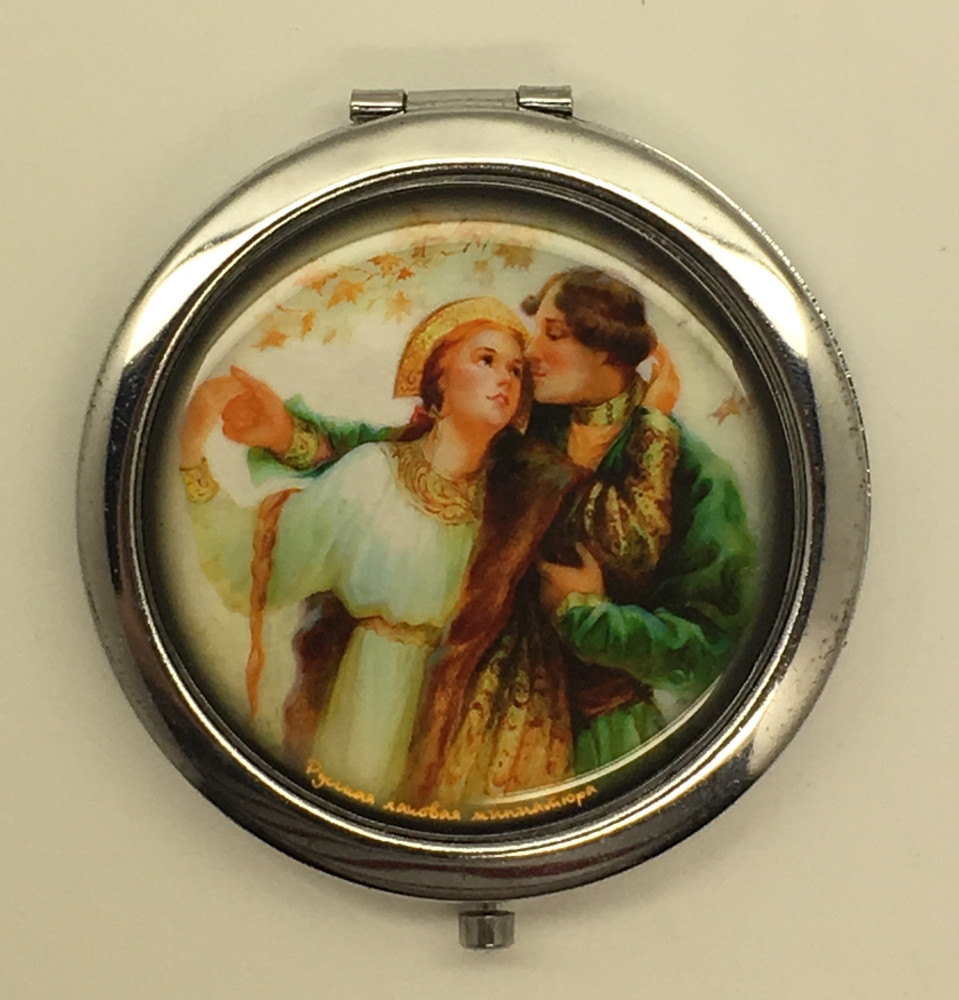 Compact Mirror with Lovers