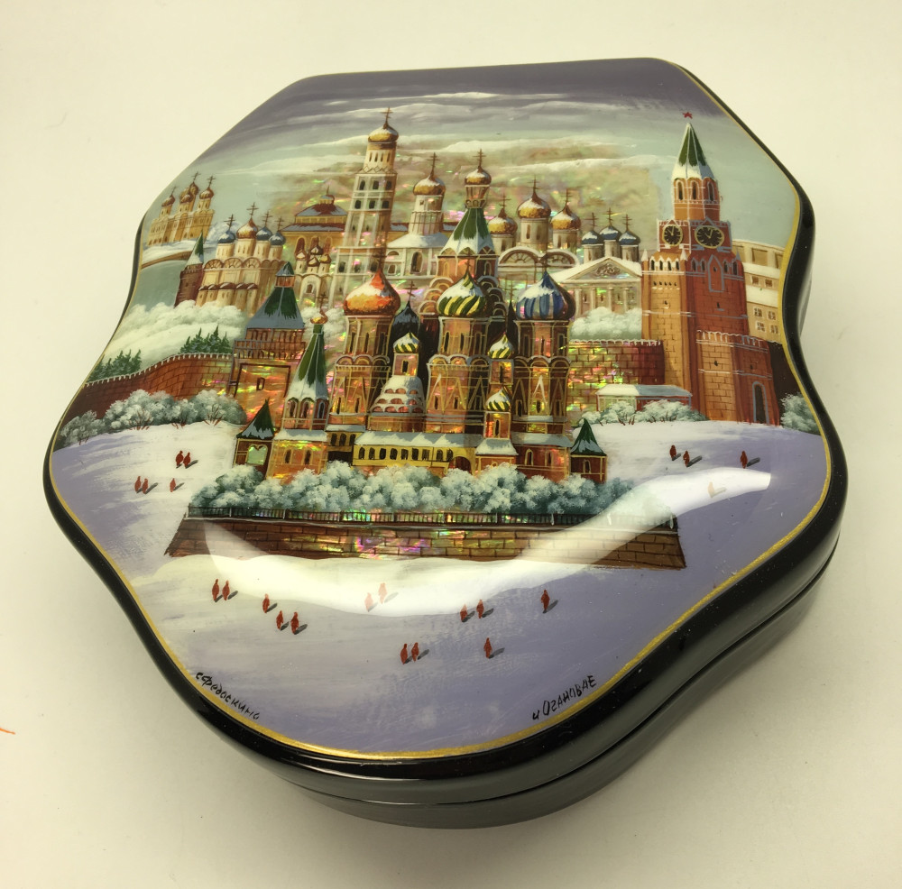 150 x 170 mm Red Square hand painted on shell Fedoscino lacqured papier-mache box (by Tatiana Fedoscino Arts)