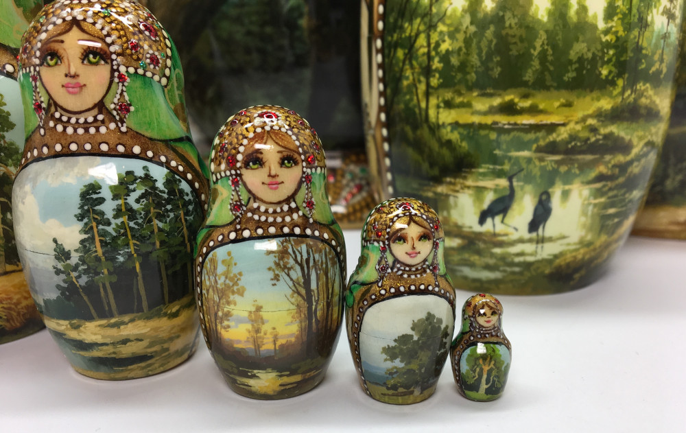 290 mm Morning in the Wood and other Shishkin famous pictures hand painted on Wooden Matryoshka doll 10 pcs green (by Natalia crafts)