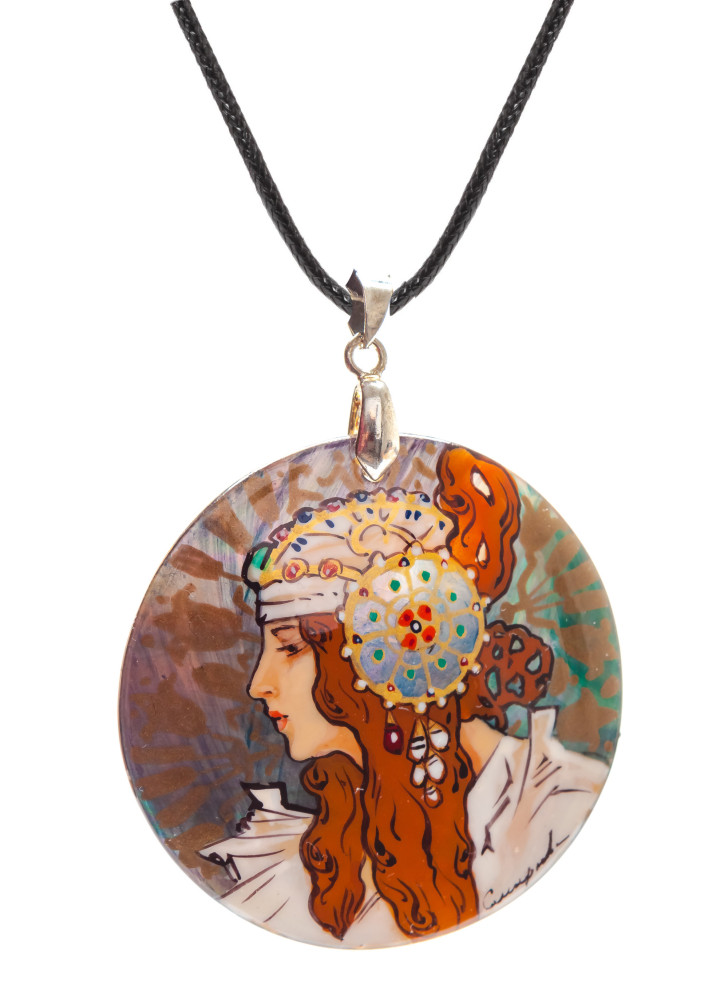 d50 mm Portrait of a Maiden hand painted Nacre Pendant (by Tatiana Shkatulka Crafts)