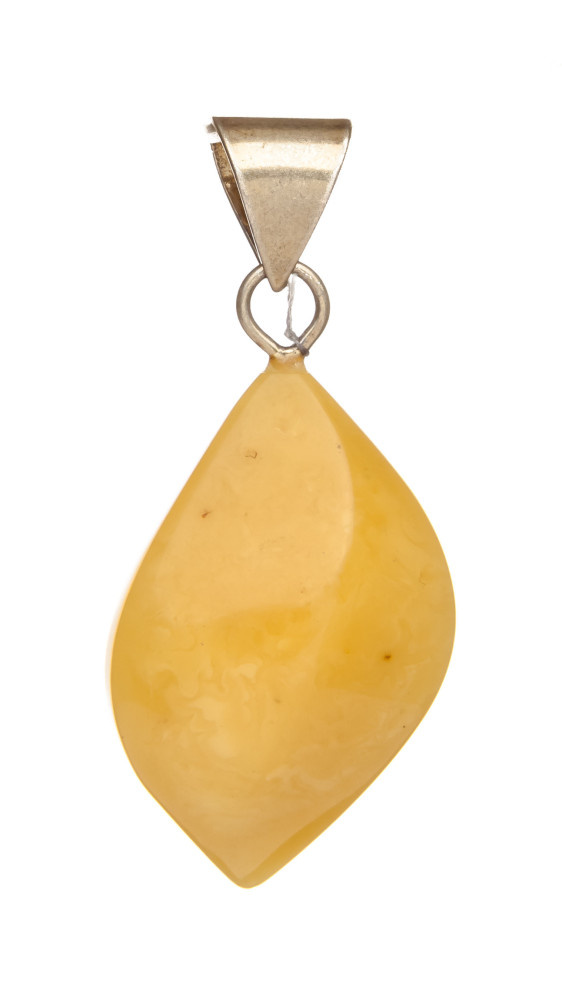 4 g Baltic Amber Pendant