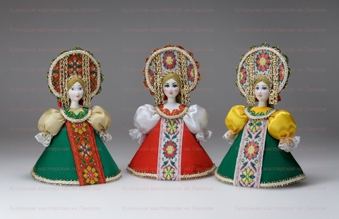 Кукла в русском костюме
