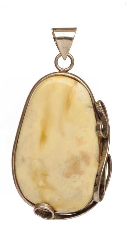 20 g Baltic Amber Pendant