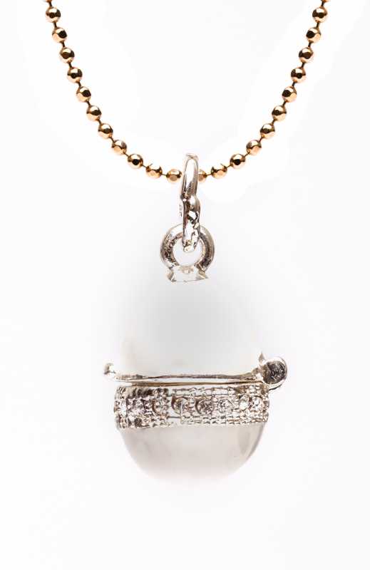 Big Shell White Opening Egg Pendant
