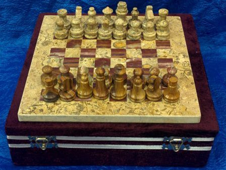 200 x 200 mm Green & Brown Onyx Chess Pieces on Onyx Chess board (by Onyx Crfats)