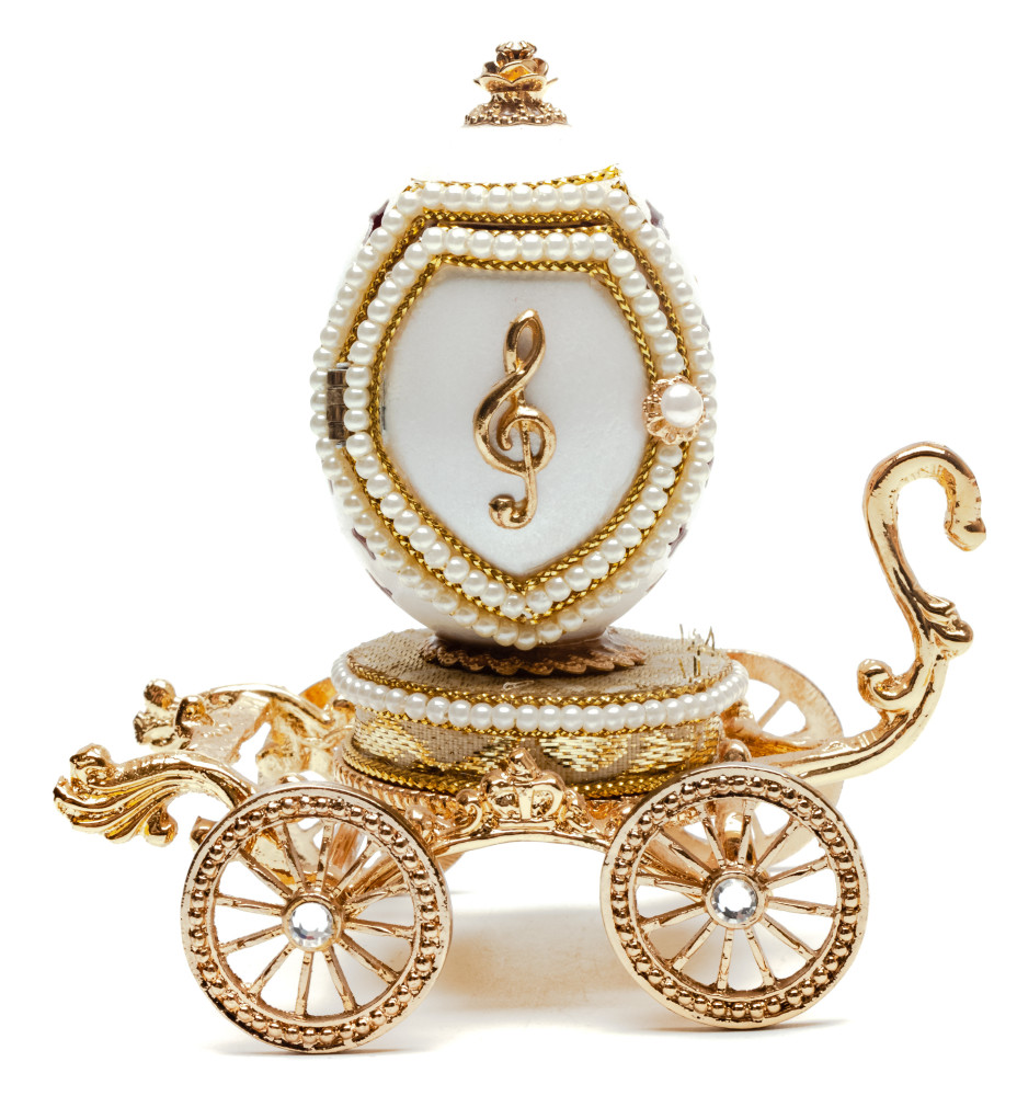 85 mm White Jewellery on the Cabin Music Egg Shell