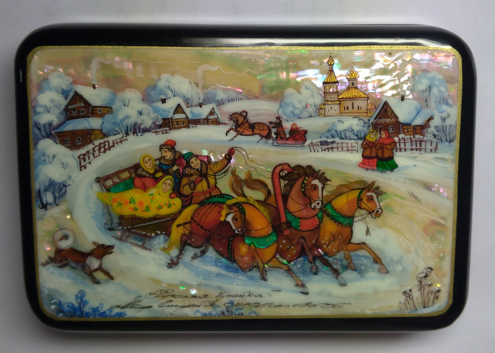 130x90mm Troika hand painted papier-mache lacquered Jewelry Box (by Tatiana Crafts)