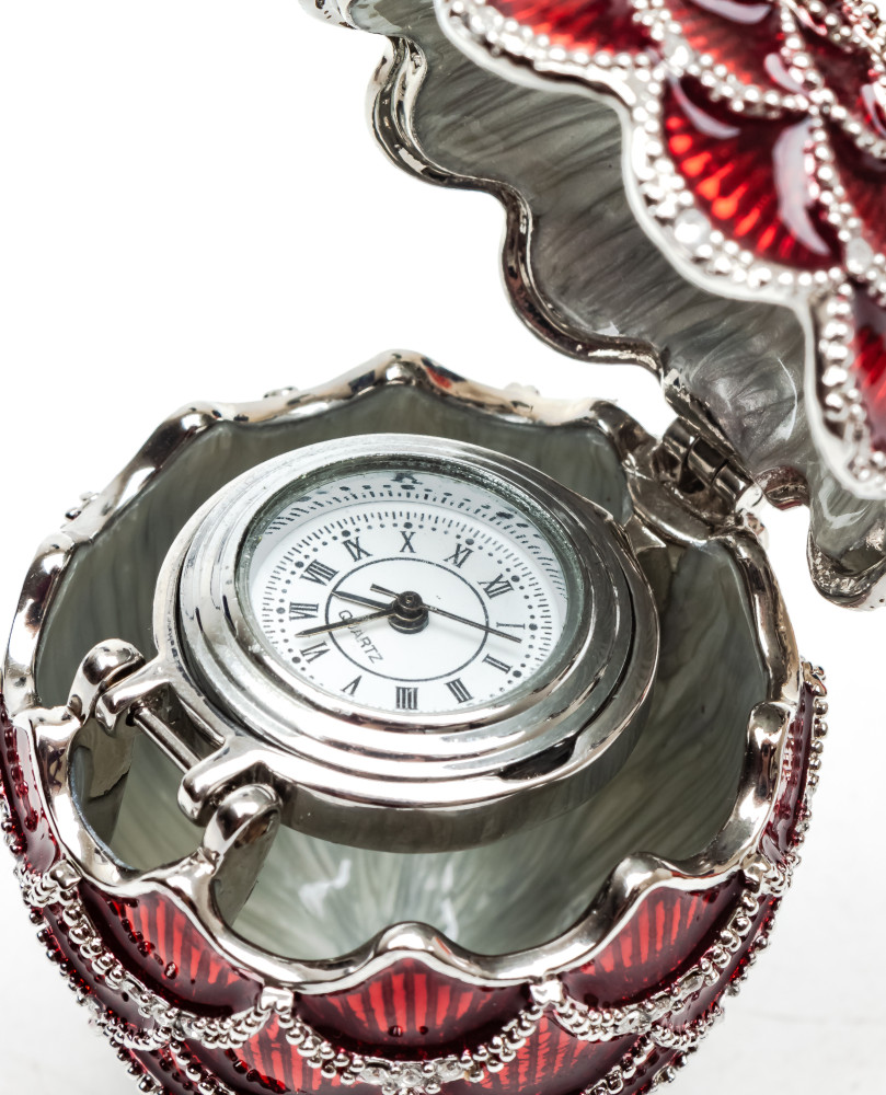 57 mm Pine Cone with the Clock Easter Egg