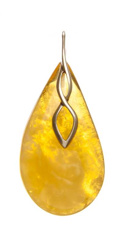 7 g Baltic Amber Pendant