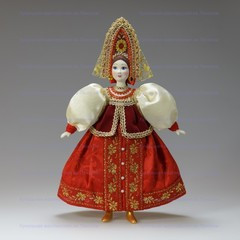 Кукла в русском костюме
