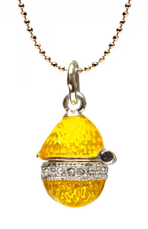 Big Shell Yellow Openingr Egg Pendant