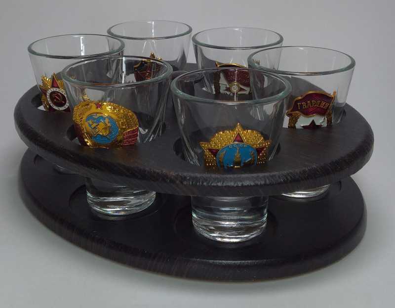 Mini-Bar Oval Set With Metal Badges