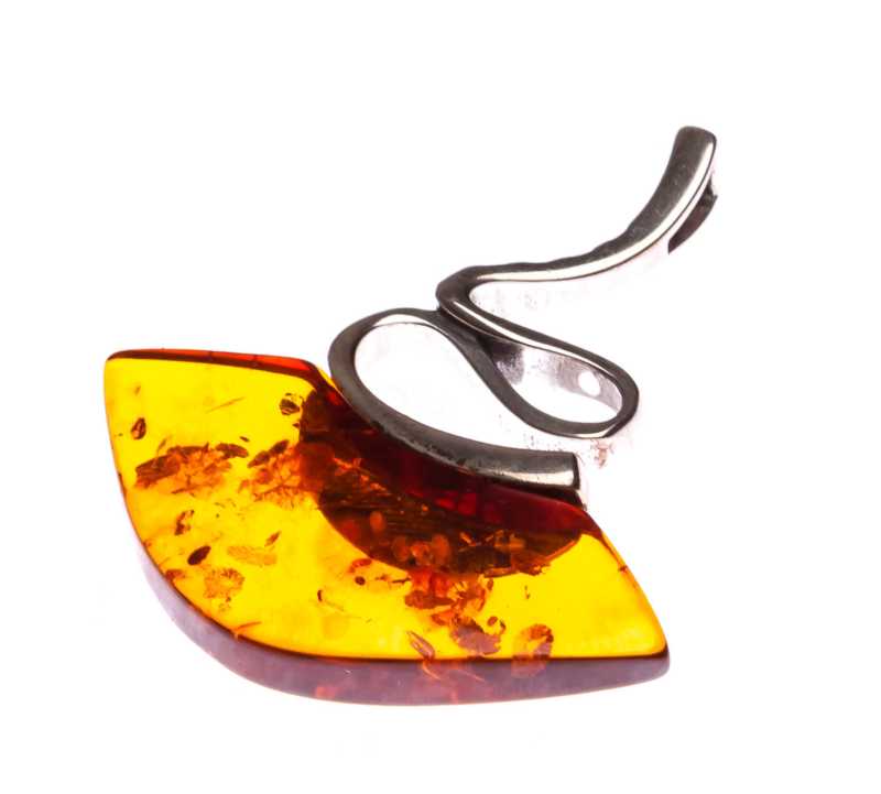8 g Flower Baltic Amber Pendant