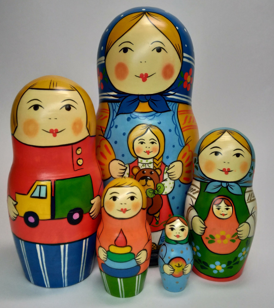 160 mm Mother with Daughter hand painted Traditional Russian Wooden Matryoshka doll 5 pcs (by Igor Malyutin)