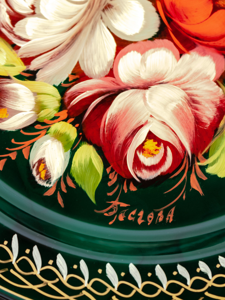  d 180 mm Zhostovo Patterns hand painted and lacquered by Blagova Metal Forged Green Tray (by Lada Crafts)