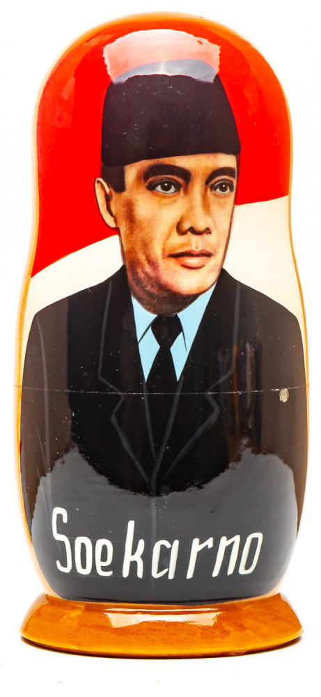 180mm Soekarno Handmade wooden Matryoshka Nesting Doll 5 pcs (by Konstantin Studio)