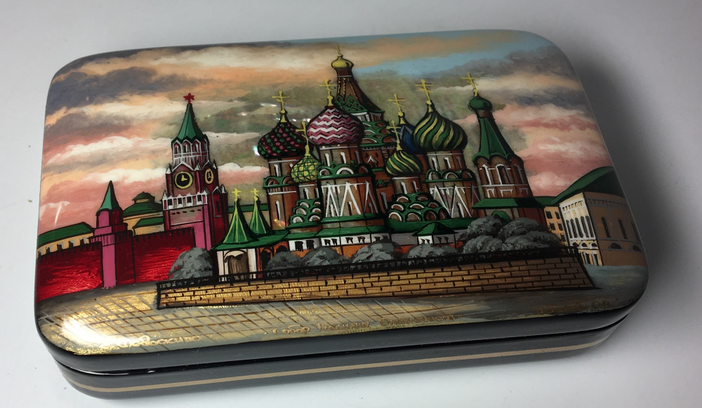 130 x 85 mm Red Square and Snt Basil Cathedral hand painted on pearl shell lacquered box from Fedoscino (by Mihail Studio)