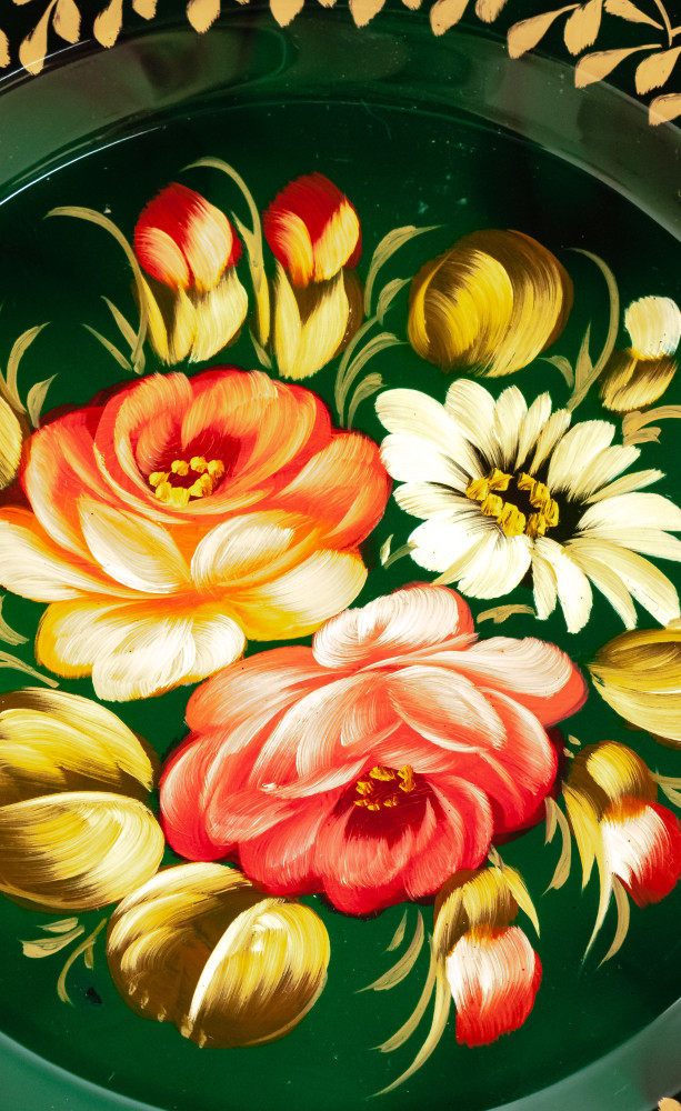 d 180 mm Zhostovo Patterns hand painted and lacquered Metal Forged Green Tray (by Lada Crafts)