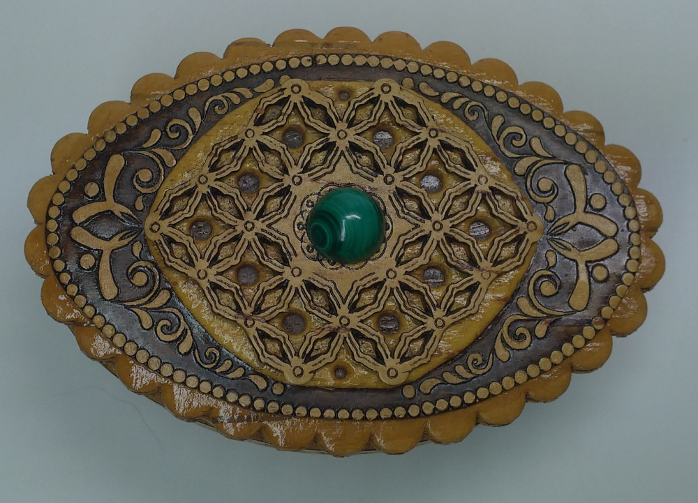 80x60 mm Siberian Patterns hand made Birchbark Jewelry Box with Malachite stone (by Maxim Birch)