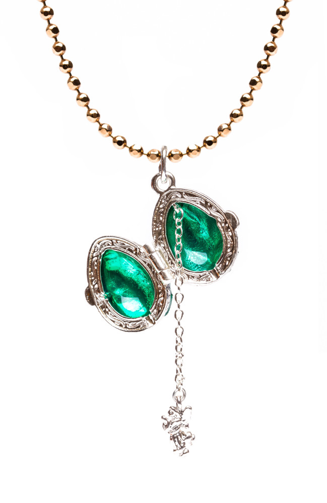 Stars Opening Green Egg Pendant