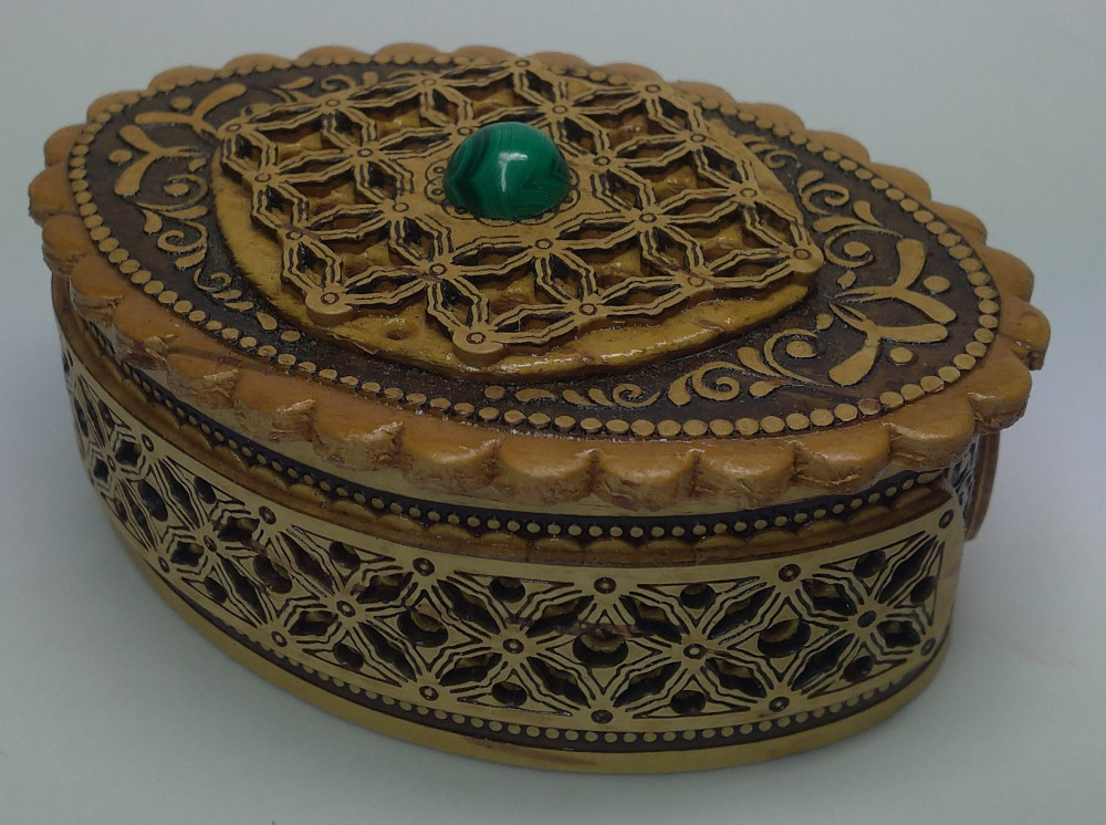 80x60 mm Siberian Patterns hand made Birchbark Jewelry Box with Malachite stone (by Maxim Birch)