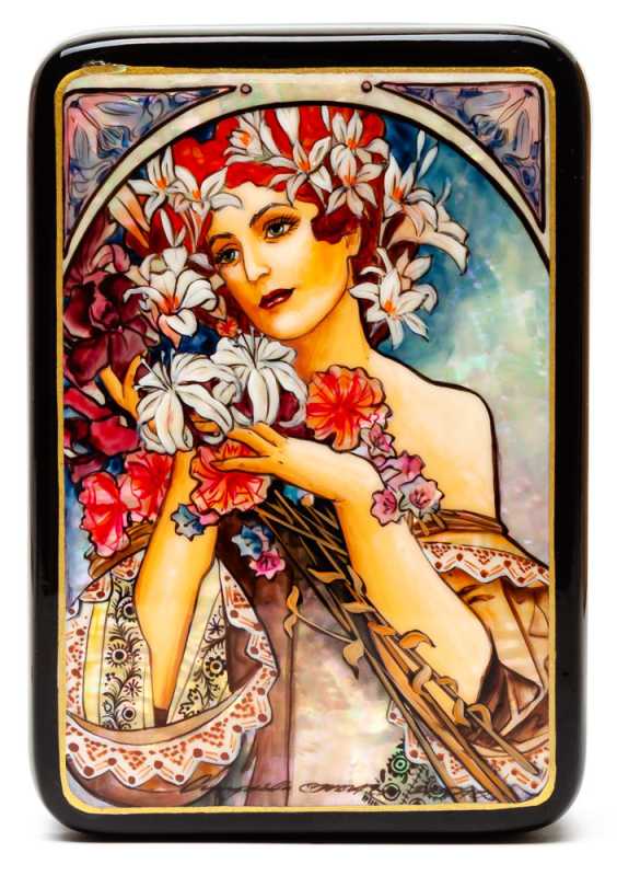 90x130mm Maiden Portrait Hand Painted Jewellery Box (by Tatiana Shkatulka Crafts)