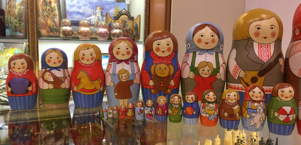 430 mm Moscow Family Russian hand painted Matryoshka Doll with 30 pcs inside (by Malutin Studio)