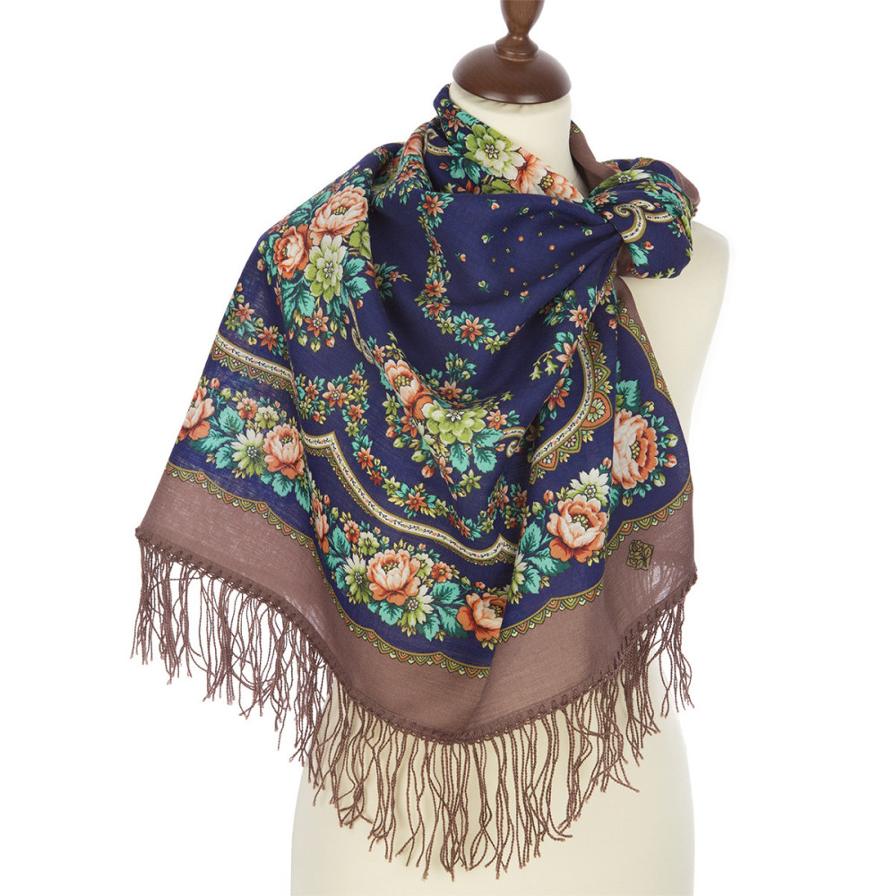 89x89 cm Tsyganochka Woolen Shawl with Woolen Fringe Pavlovo Posad Manufactory