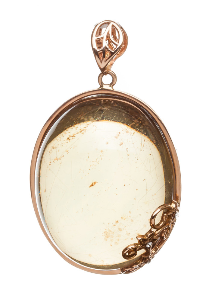 10 g Baltic Amber Pendant
