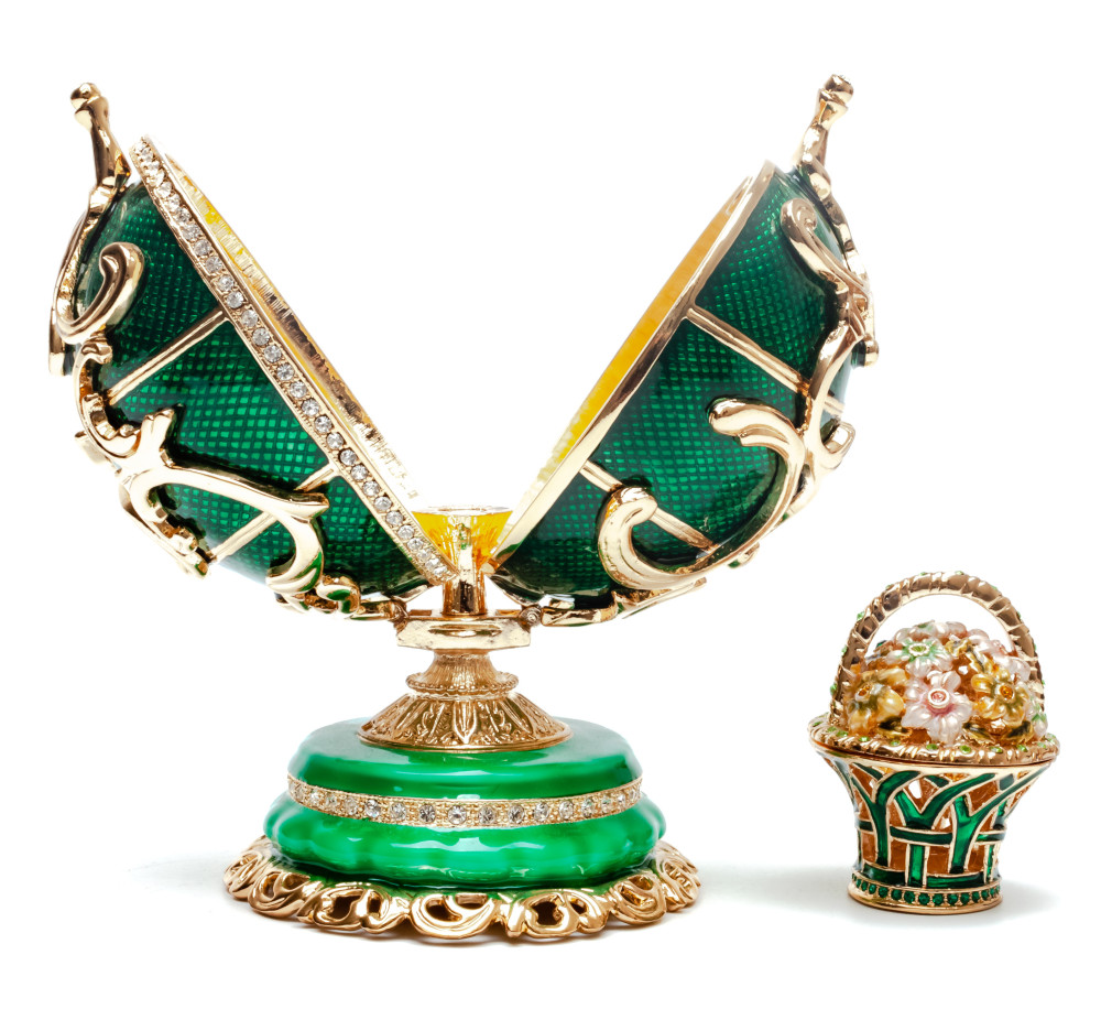 125 mm Ornamental GreenMedium Easter Egg with the Gift insude