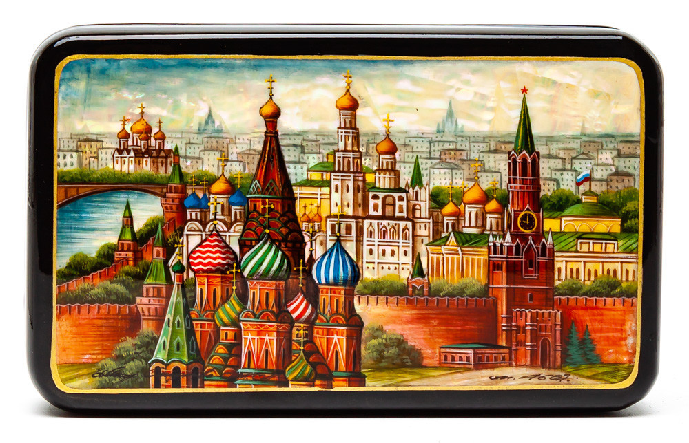 150x90mm Moscow Kremlin hand painted lacquered jewelery box (by Tatiana Shkatulka Crafts)