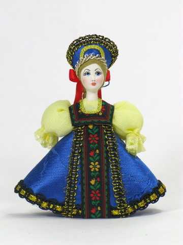 Кукла в русском костюме