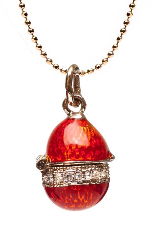Big Shell Red Openingr Egg Pendant
