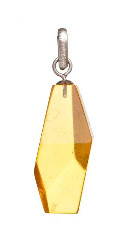 4 g Baltic Amber Pendant