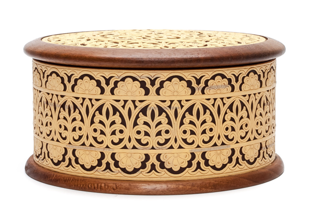d 110 mm Siberian Patterns hand made Birchbark Jewelry Box (by Maxim Birch)