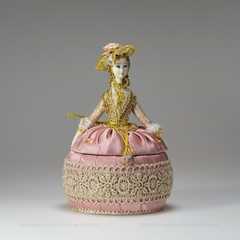 Porcelain Girl Figurine with a Jewellery Box