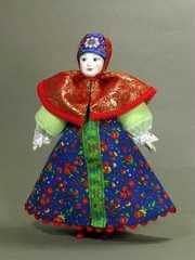 Кукла в русском костюме