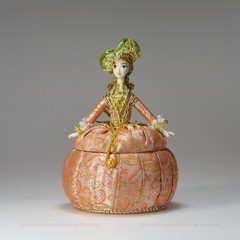 Porcelain Girl Figurine with a Jewellery Box
