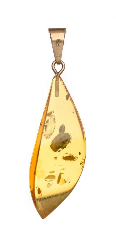 4 g Baltic Amber Pendant