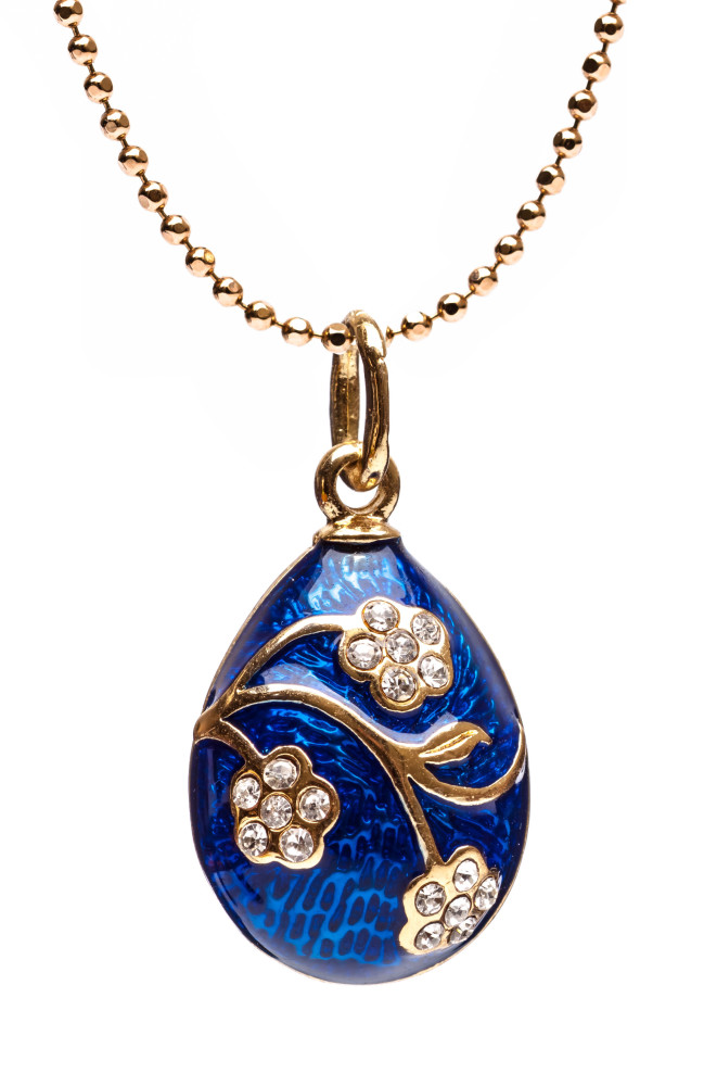Three Daisies on a Branch Blue Egg Pendant