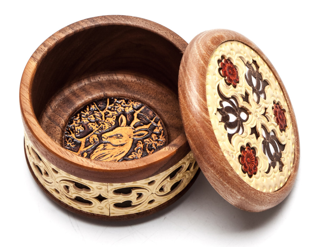 d 60 mm Siberian Patterns hand made Birchbark Jewelry Box (by Maxim Birch)