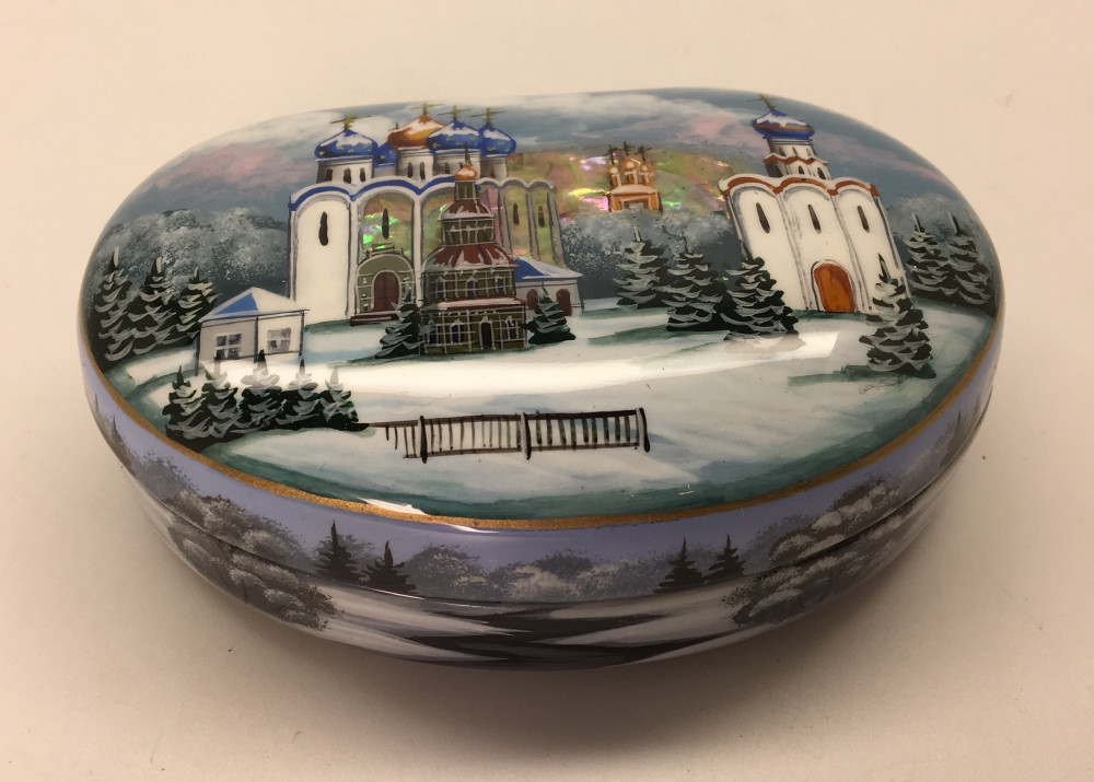 100 x 70 mm Suzdal Churches hand painted on shell Fedoscino lacqured papier-mache box (by Tatiana Fedoscino Arts)