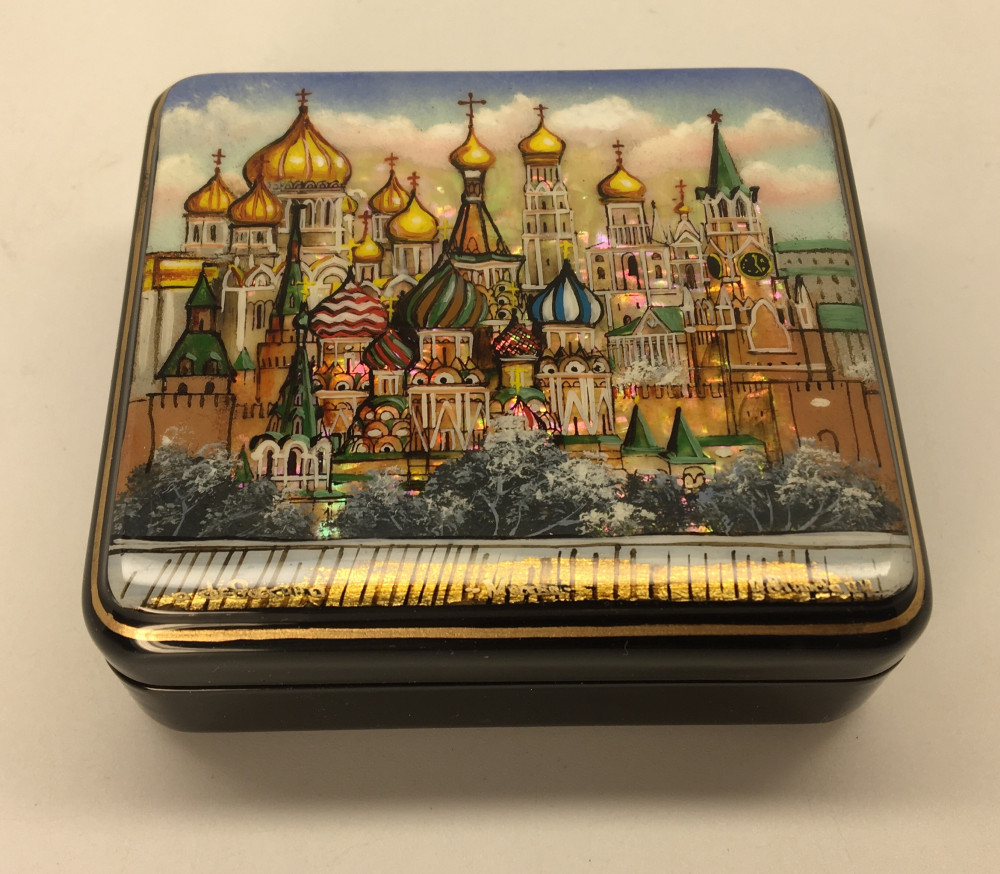 90 x 80 mm Moscow Winter hand painted lacquered box from Fedoscino (by Mihail Studio)